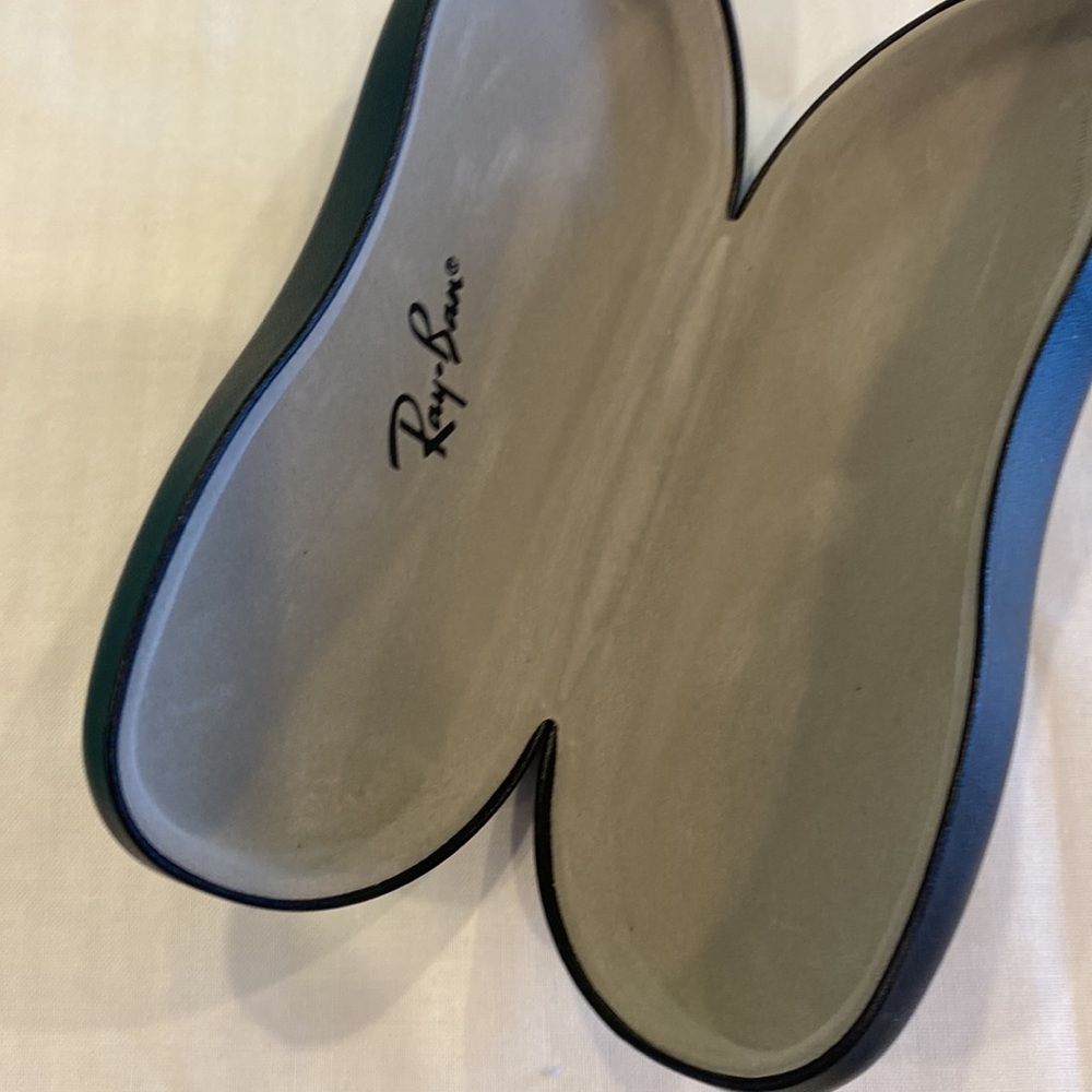 Ray-Ban glasses case - Picture 12 of 16